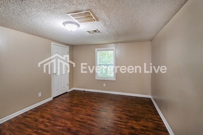 Building Photo - 375 George Rd