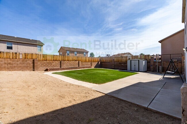 Building Photo - THIS ONE WILL GO FAST!