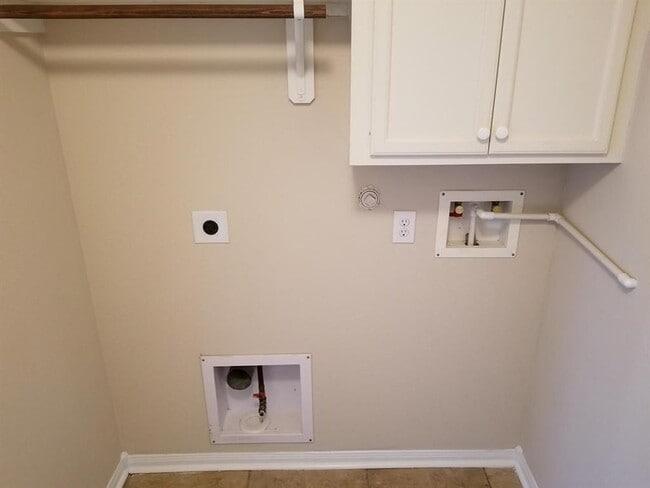 Building Photo - 25406 Archdale Ct