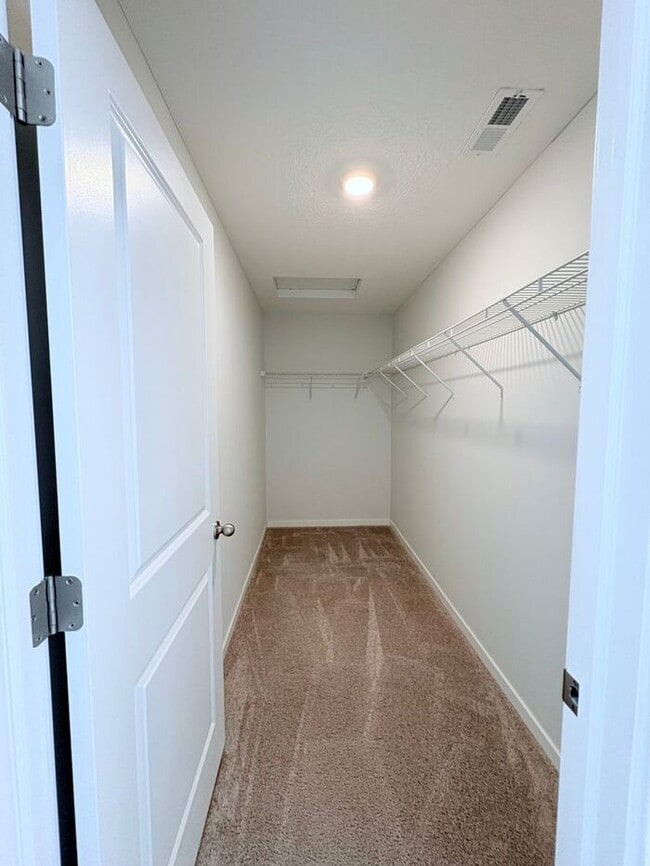 Building Photo - Charming 4 beds 2.5 baths in Newark!