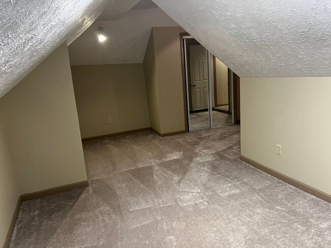 Building Photo - Charming 3 bedroom - 2 bath house in Normal
