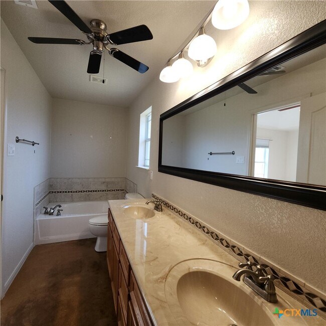 Building Photo - 3509 Lauren St