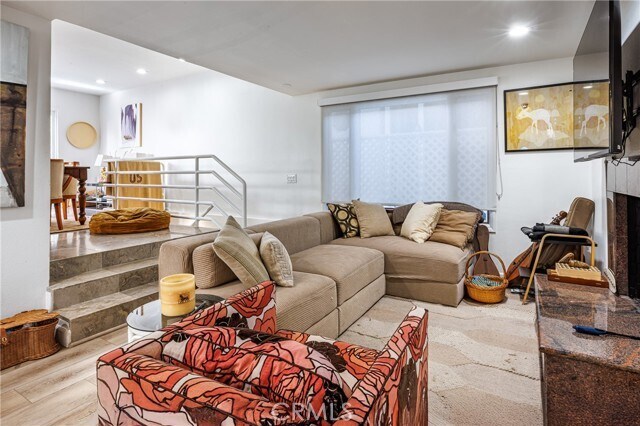 Building Photo - 548 Agate St