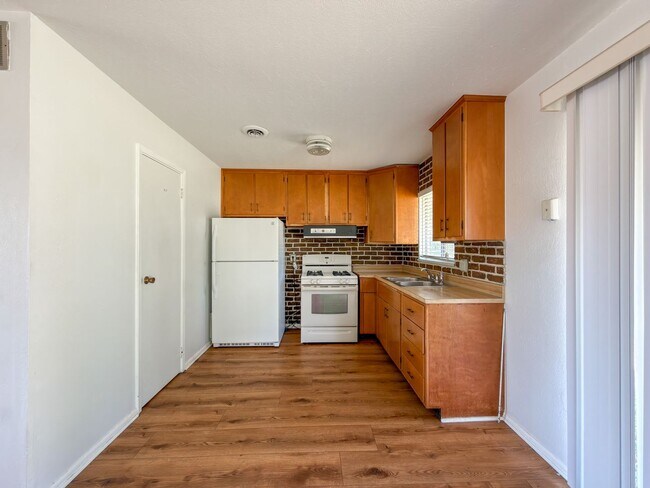 Building Photo - 7712 Colony-