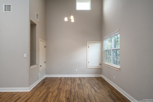 Building Photo - 3067 View Ridge Dr