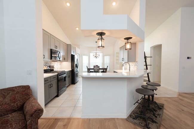 Building Photo - Beautiful Home in Satellite Beach including Lawncare and Community Pool