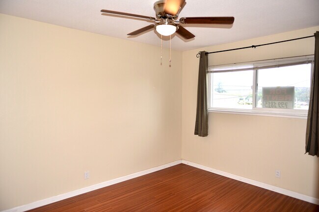 Building Photo - 3817 Starview Dr