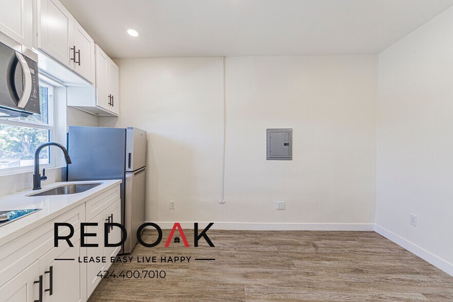 Building Photo - 4238 Lindblade Dr
