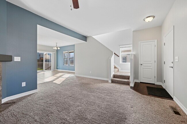 Building Photo - 6914 Dusty Miller Way