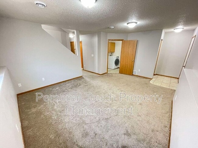 Building Photo - 2510 Amber Valley Ct S