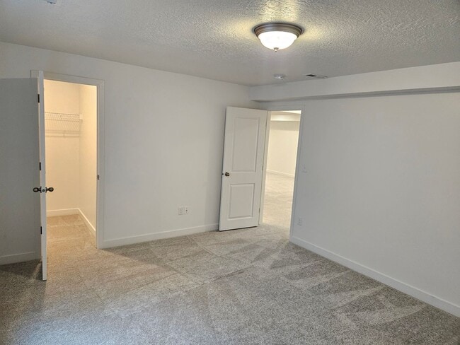 Building Photo - Amazing 4 Bed, 3.5 Daybreak Home with Office