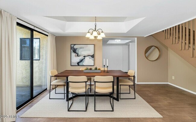 Building Photo - 5726 N 10th St