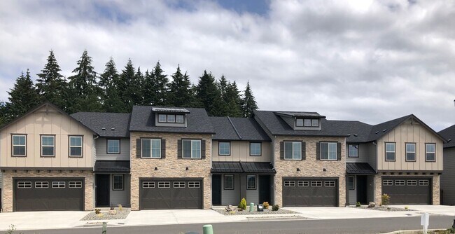 Primary Photo - Like New Townhouse