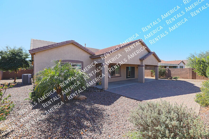Building Photo - 2954 E Coconino Dr