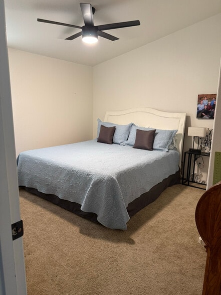 Building Photo - 120 N Val Vista Dr