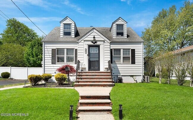 Building Photo - 585 Bamford Ave