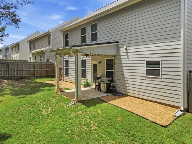 Building Photo - 79 Lantana Crossing