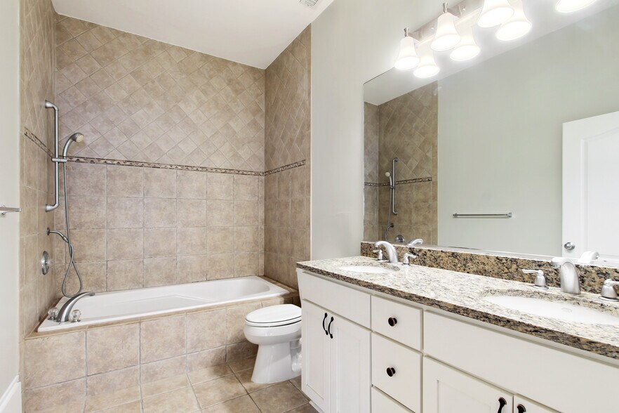 EnSuite Bathroom - 836 Park Ave