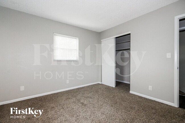 Building Photo - 130 Davison Ave N