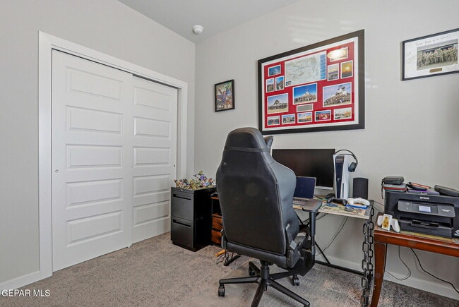 Building Photo - 51049 Fox Trl Ave