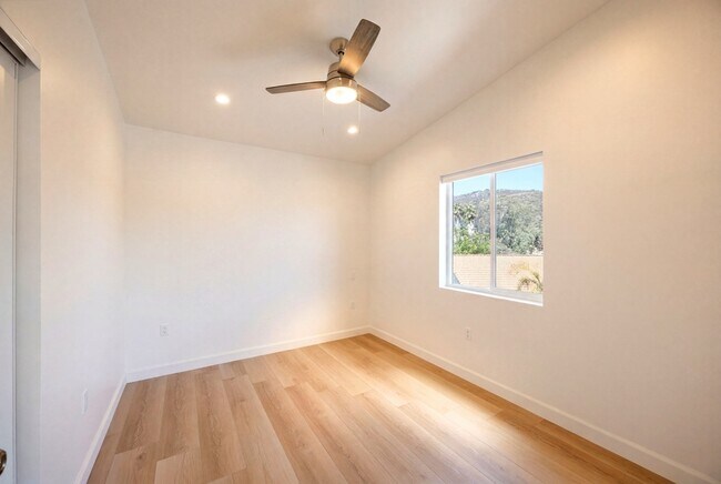 Building Photo - 9094 Los Coches Rd