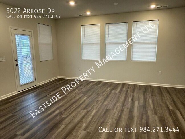 Building Photo - 5022 Arkose Dr