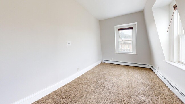 Building Photo - 171 Trenton St