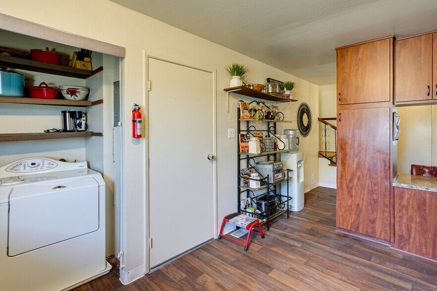 Building Photo - 542 Sheridan St