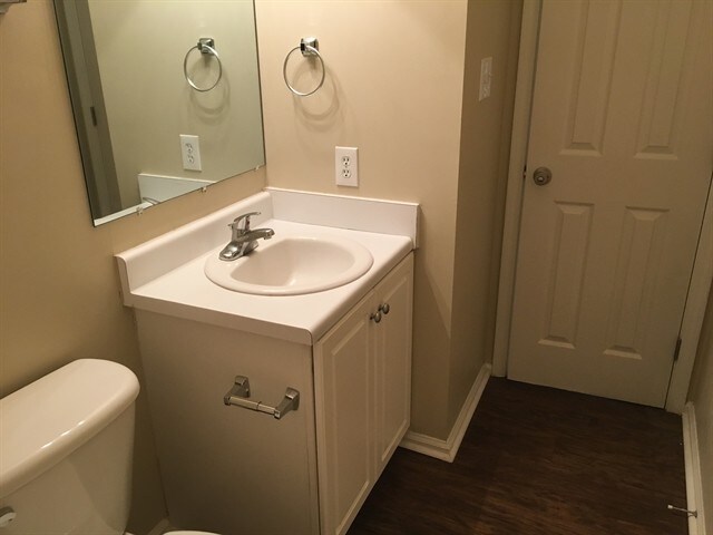 Building Photo - 145 Parkview Rd