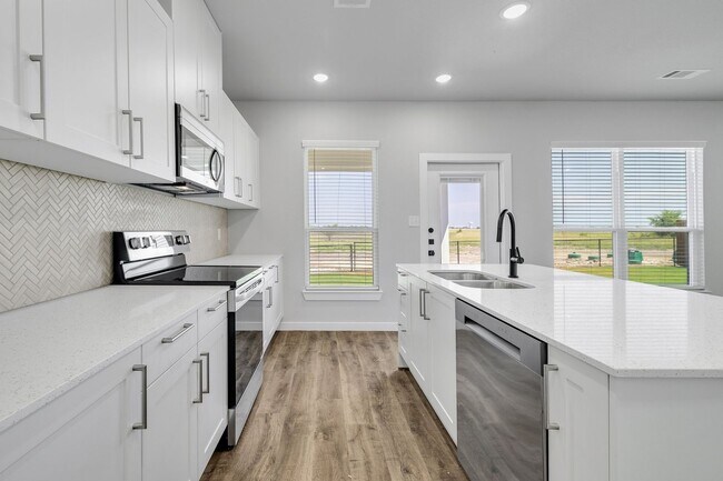 Building Photo - AVAILABLE NOW! EDGEWOOD ESTS DUPLEX LOCATED ON 1-ACRE LOT IN MIDLOTHIAN, TX!