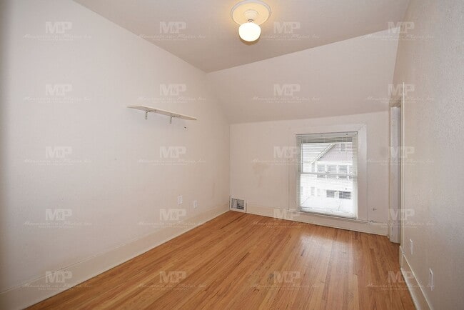 Building Photo - 322 W Laurel St