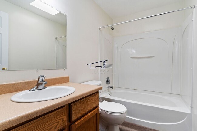 Building Photo - 350 E 4850 S