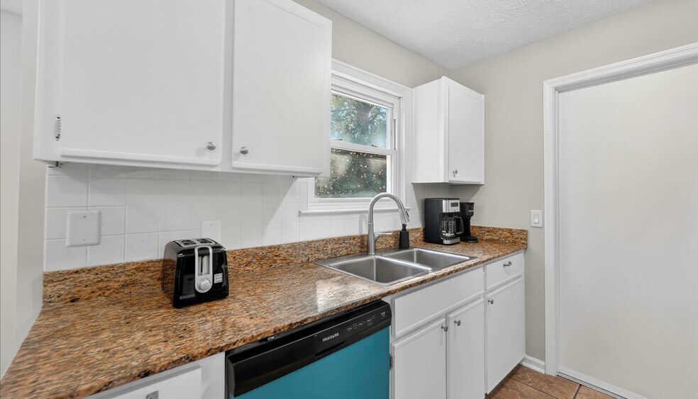 Building Photo - 123 Turnbuckle Ct