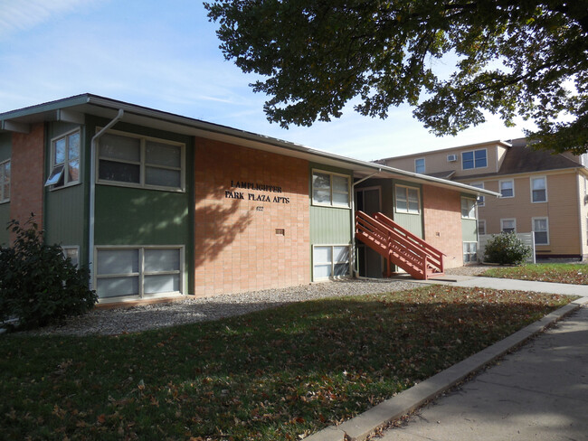 Building Photo - Lamplighter Park Plaza - 422 N. 11th