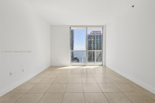 Building Photo - 1060 Brickell Ave