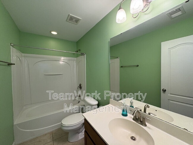 Building Photo - 102 Maywood Drive