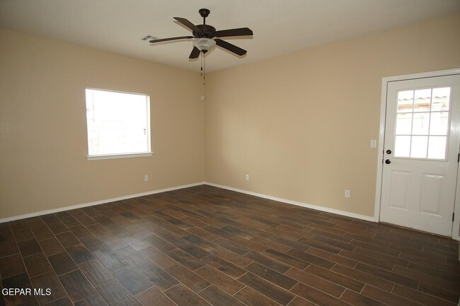 Building Photo - 14375 Whisper Mare Ct