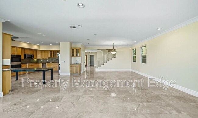 Building Photo - 1107 Las Flores Dr