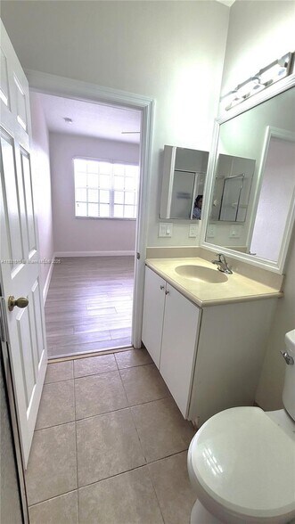 Building Photo - 4253 SW 132nd Way