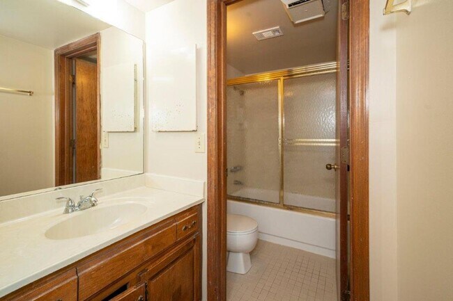 Building Photo - Deerfield Condominiums