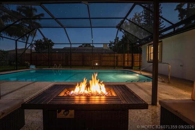 Building Photo - 606 Juniper Pl