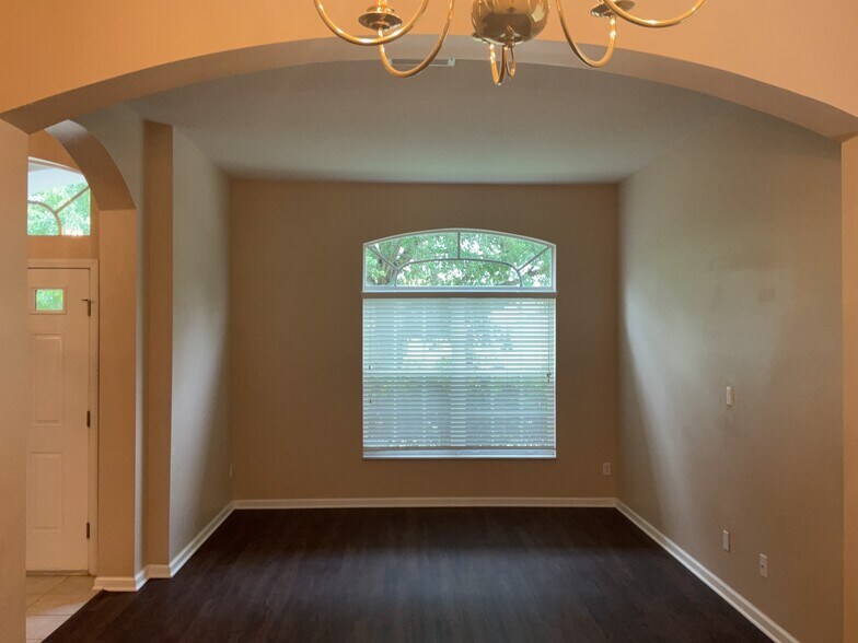 Building Photo - 2030 Samantha Ln