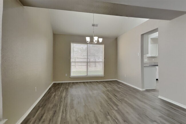 Building Photo - 17030 Highworth Dr