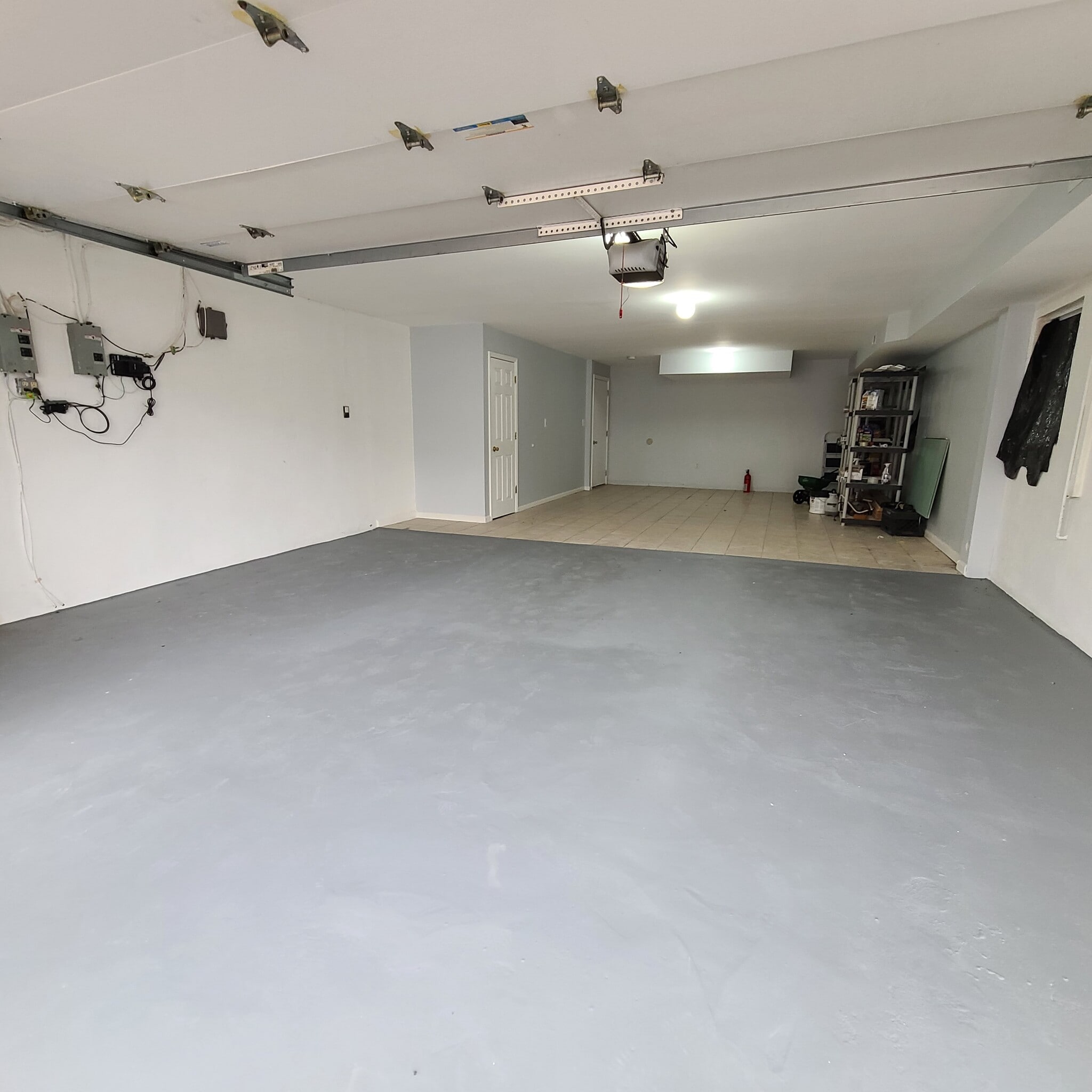 Full Garage - 5206 Cottage Ave