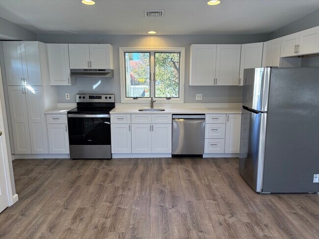 Primary Photo - 4 Skerry St Ct