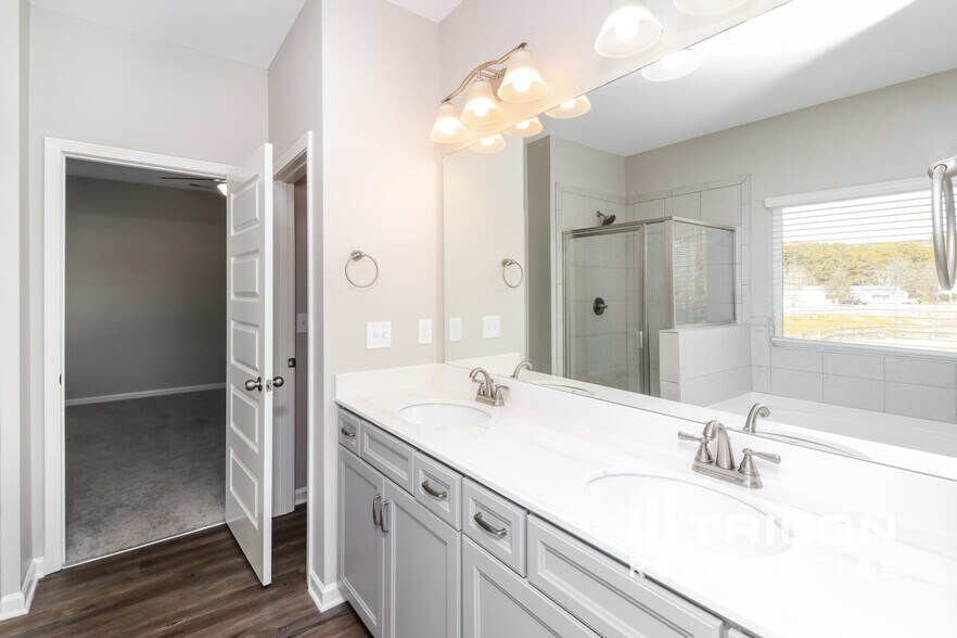 Building Photo - 108 Chapel Meadow Ln SW