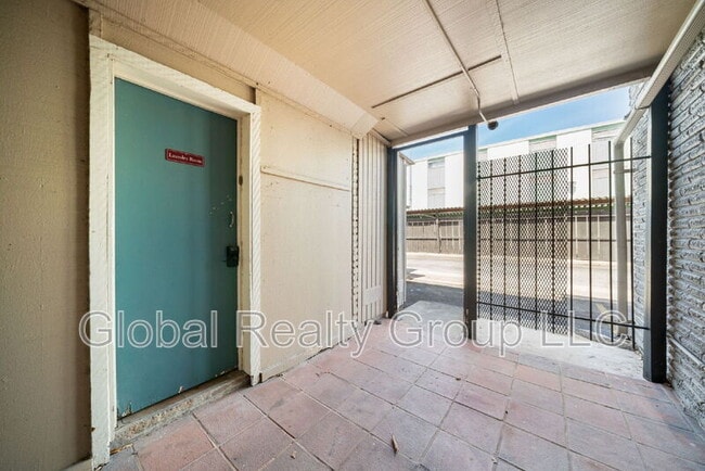 Building Photo - 255 E Rampart Dr