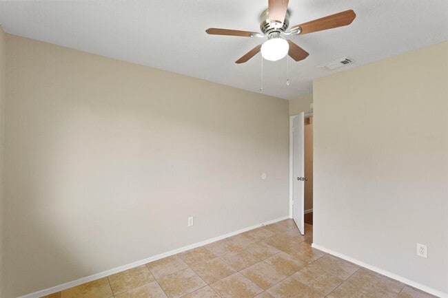 Building Photo - 6934 Renfro Dr