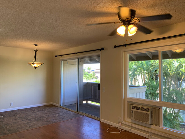 Building Photo - 2 Bedroom/1 1/2 bath - Ewa - Close to the ...