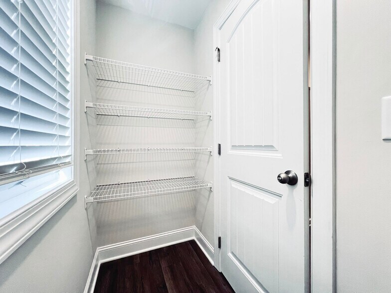 Building Photo - 5220 Stream Stone Way